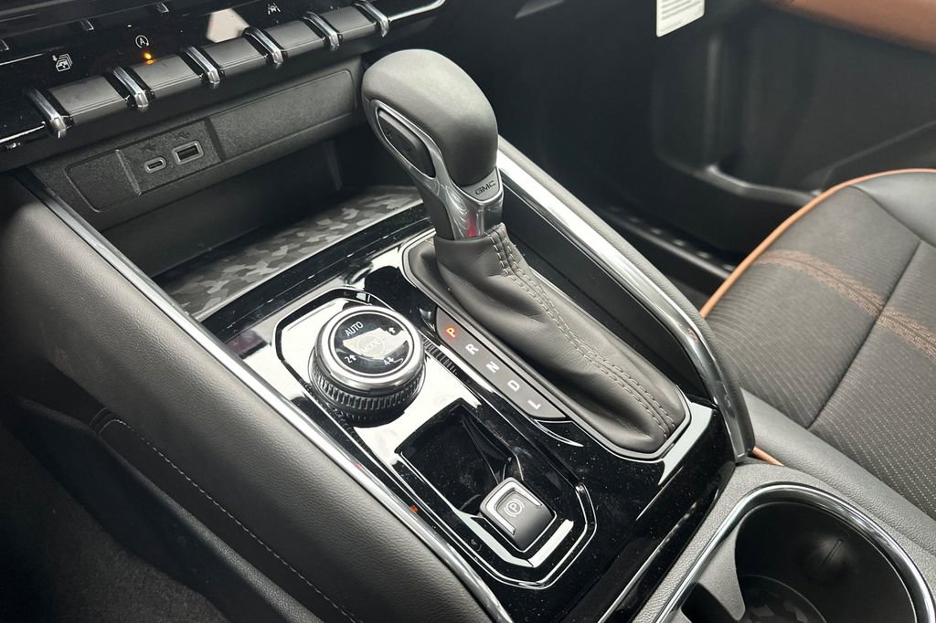New 2026 GMC Canyon AT4 w/ Nightfall Edition AWD/4WD image 17