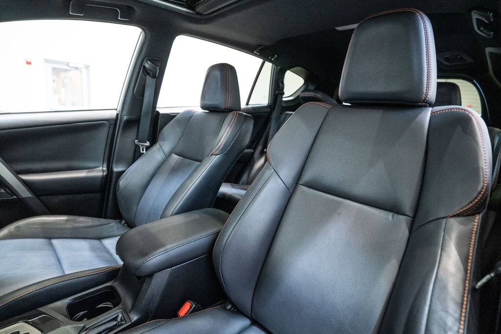 Used 2016 Toyota RAV4 SE image 6