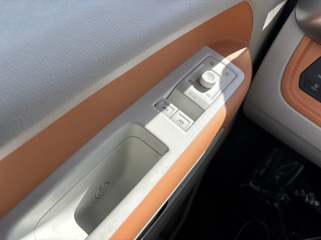 New 2025 Volkswagen ID. Buzz Pro S Plus AWD/4WD image 10