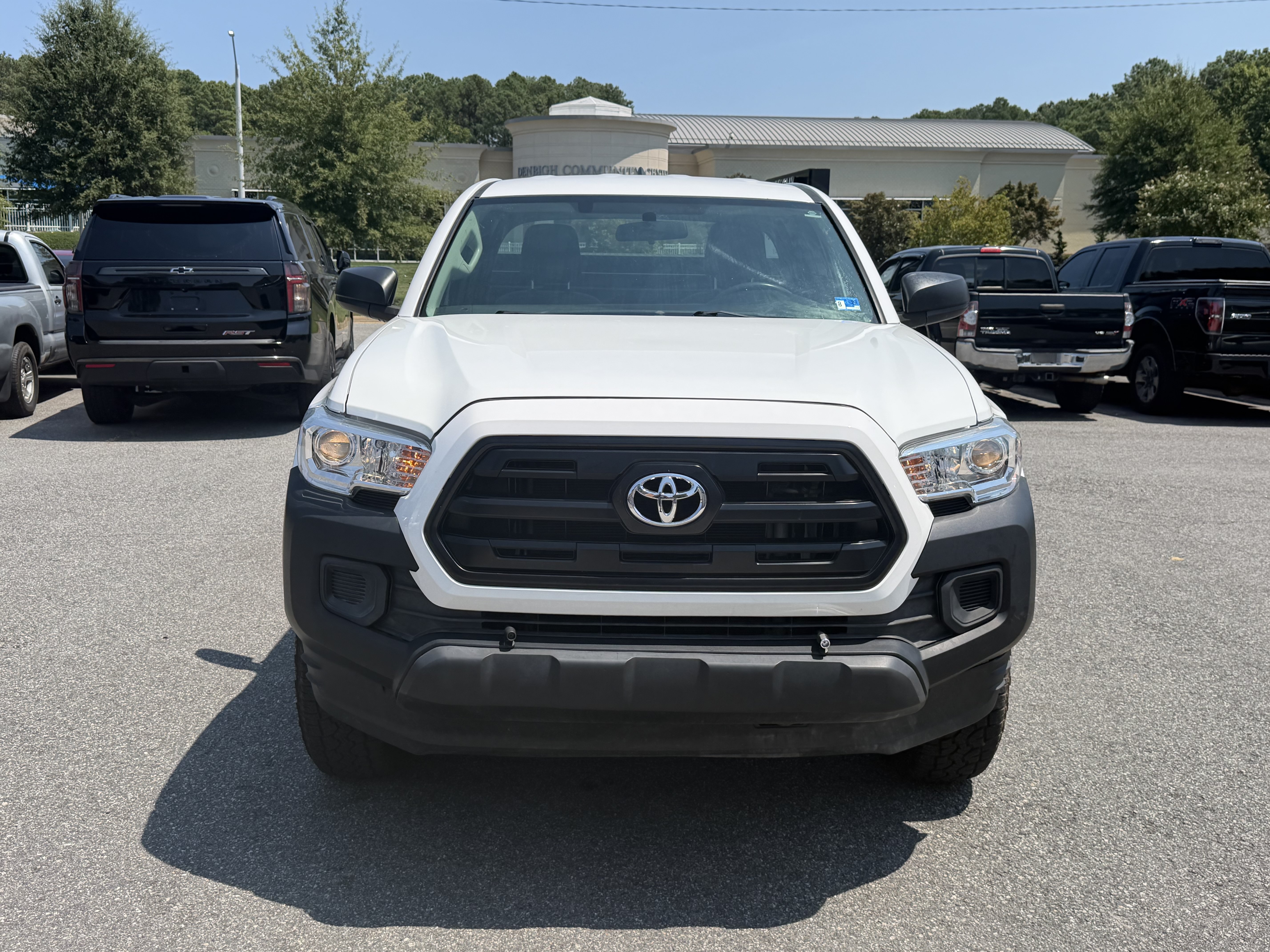 Used 2016 Toyota Tacoma SR RWD image 2