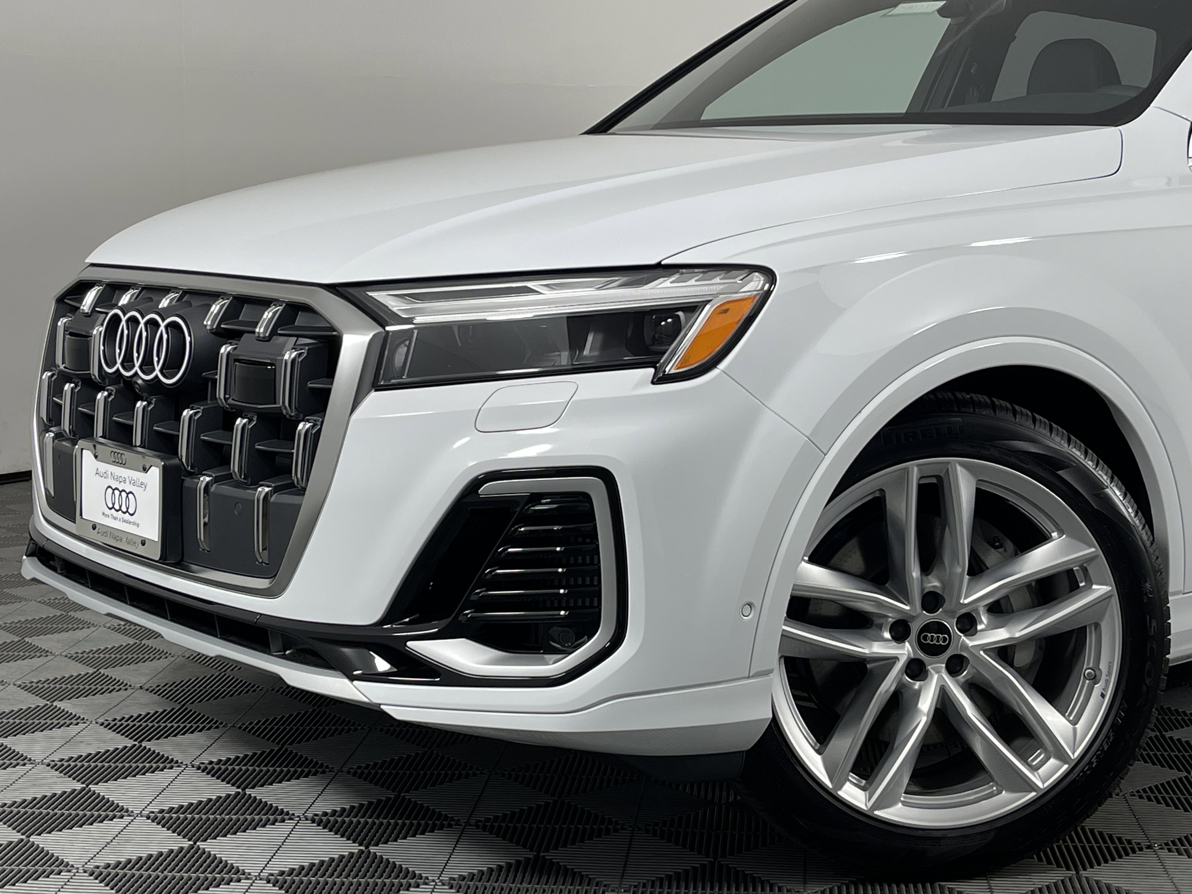 New 2025 Audi Q7 3.0T Premium Plus image 6