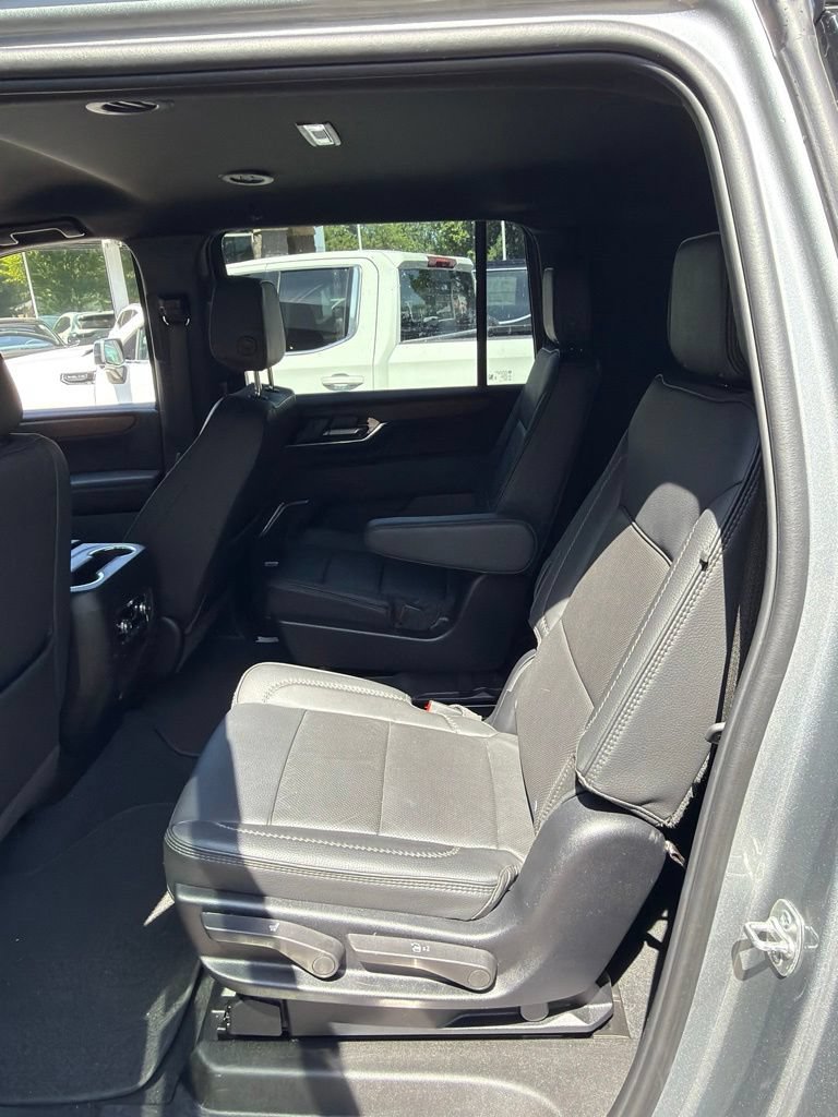 Used 2025 GMC Yukon XL Denali AWD/4WD image 14