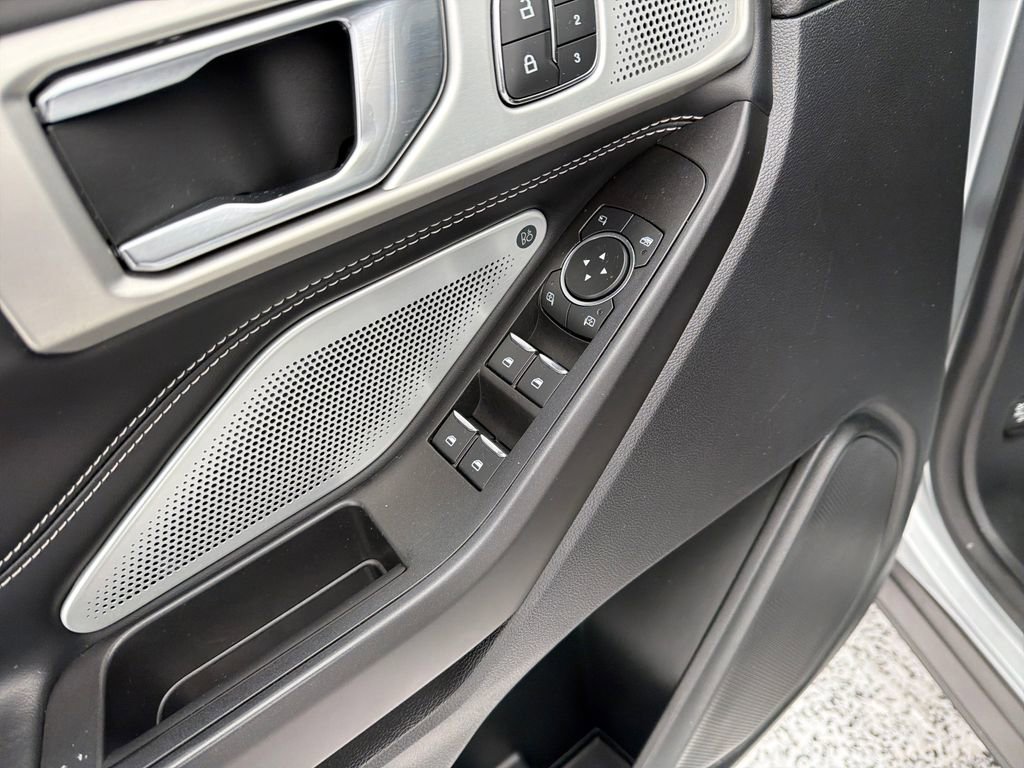 Used 2020 Ford Explorer ST w/ ST Street Pack image 11