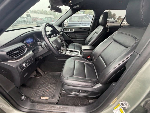 Used 2020 Ford Explorer XLT w/ Equipment Group 202A AWD/4WD image 7