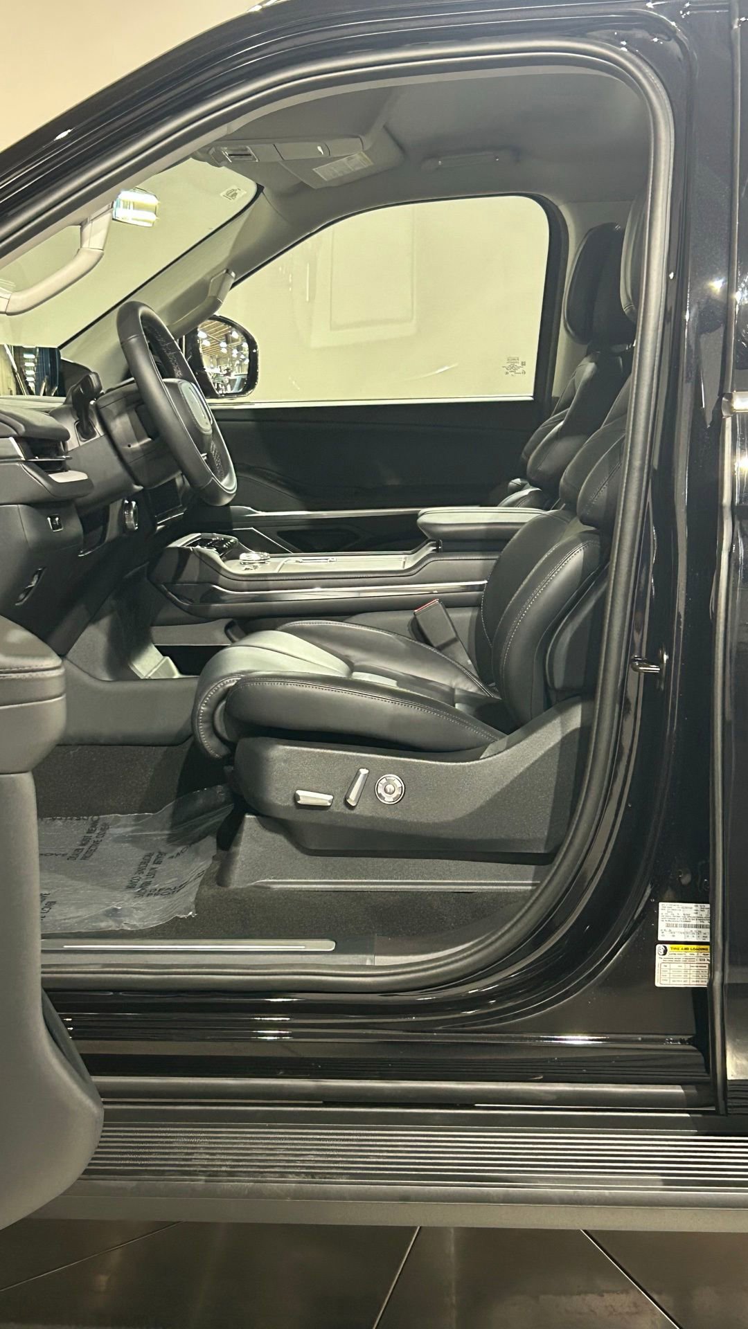 New 2026 Lincoln Navigator Premiere AWD/4WD image 46