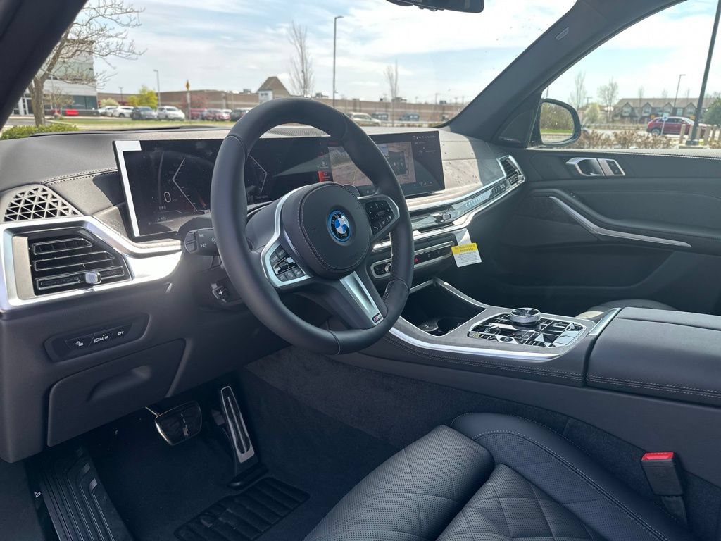 New 2026 BMW X5 xDrive50e w/ Executive Package AWD/4WD image 16