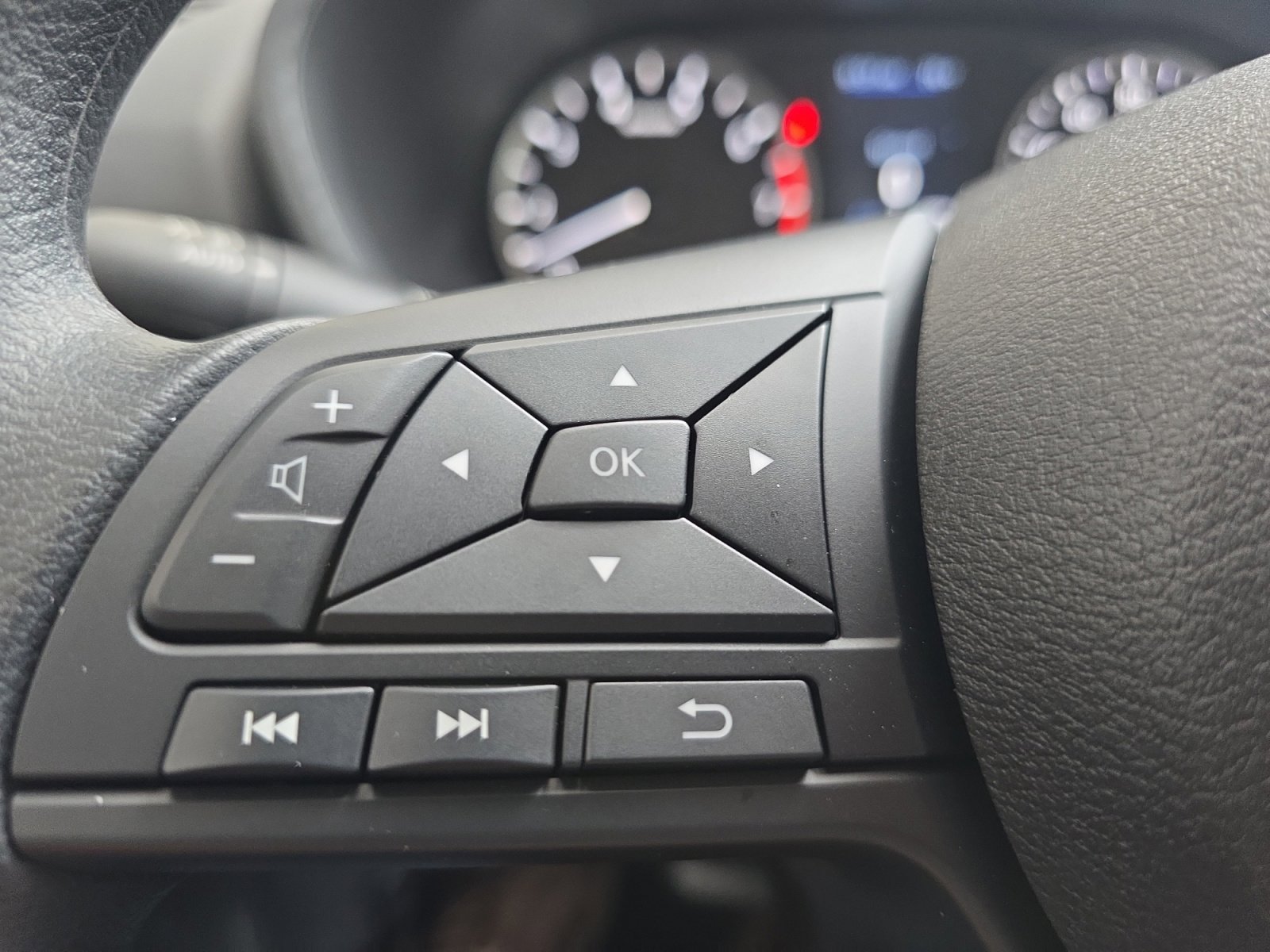 Used 2025 Nissan Sentra S FWD image 24