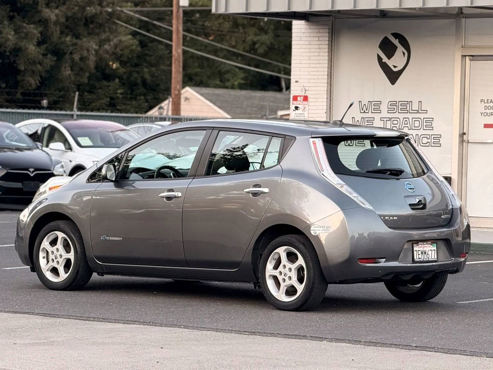 Used 2014 Nissan Leaf SV w/ LED & Quick Charge Package FWD image 7