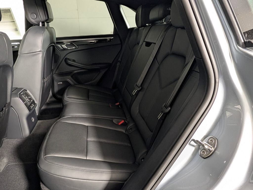 New 2026 Porsche Macan image 24