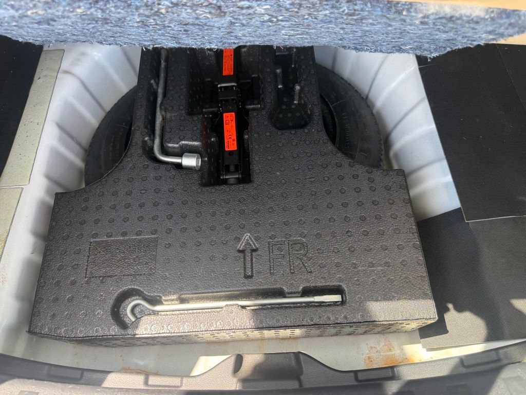 Used 2023 Nissan Kicks S FWD image 39