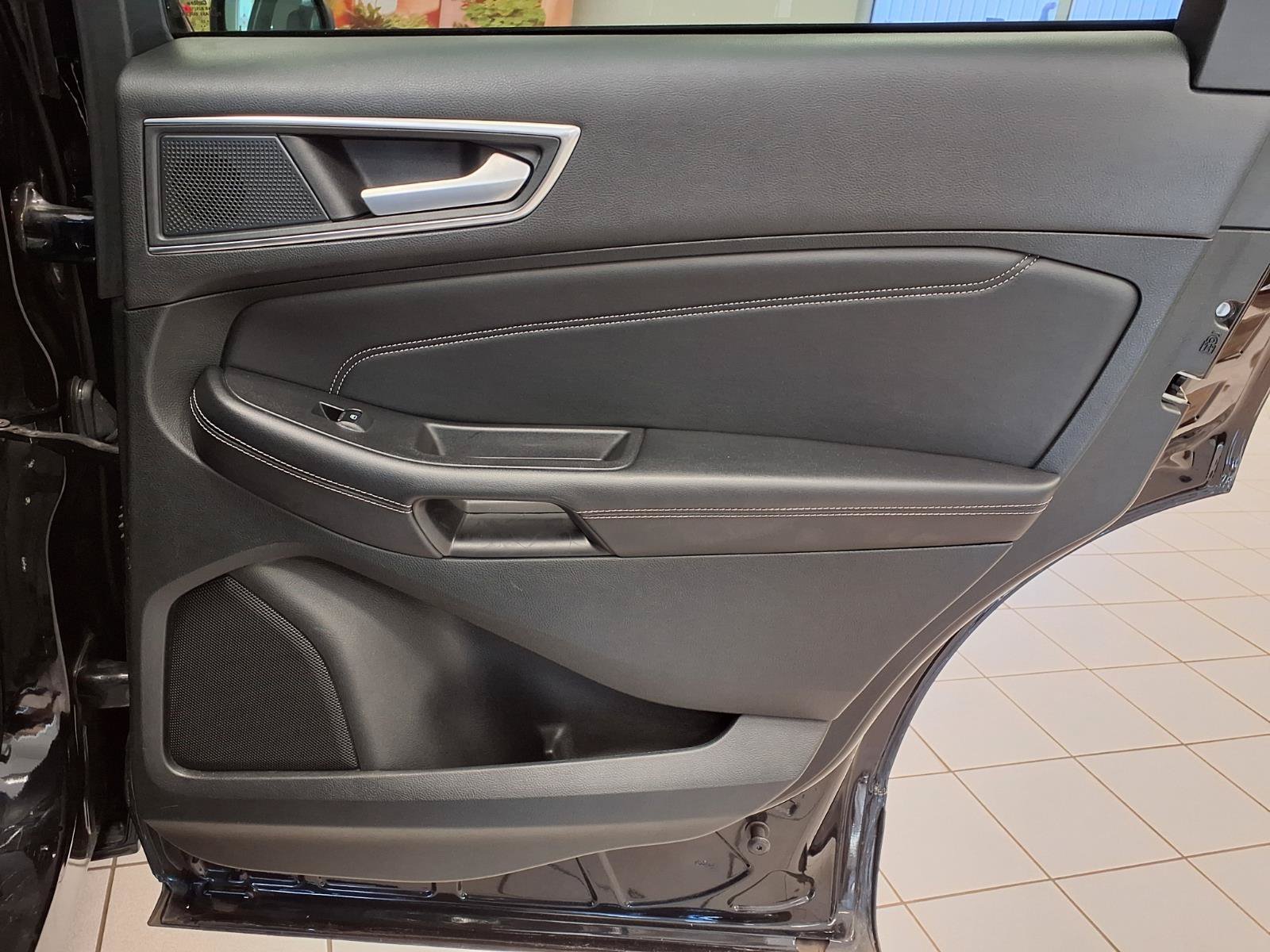 Used 2023 Ford Edge Titanium AWD/4WD image 13