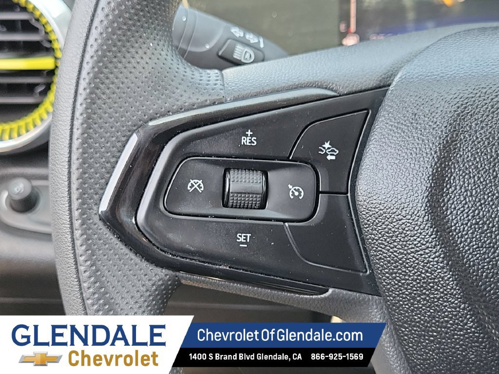 Used 2025 Chevrolet Trax LT FWD image 30