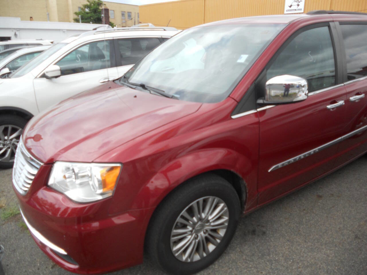 Used 2015 Chrysler Town & Country Touring-L w/ Driver Convenience Group