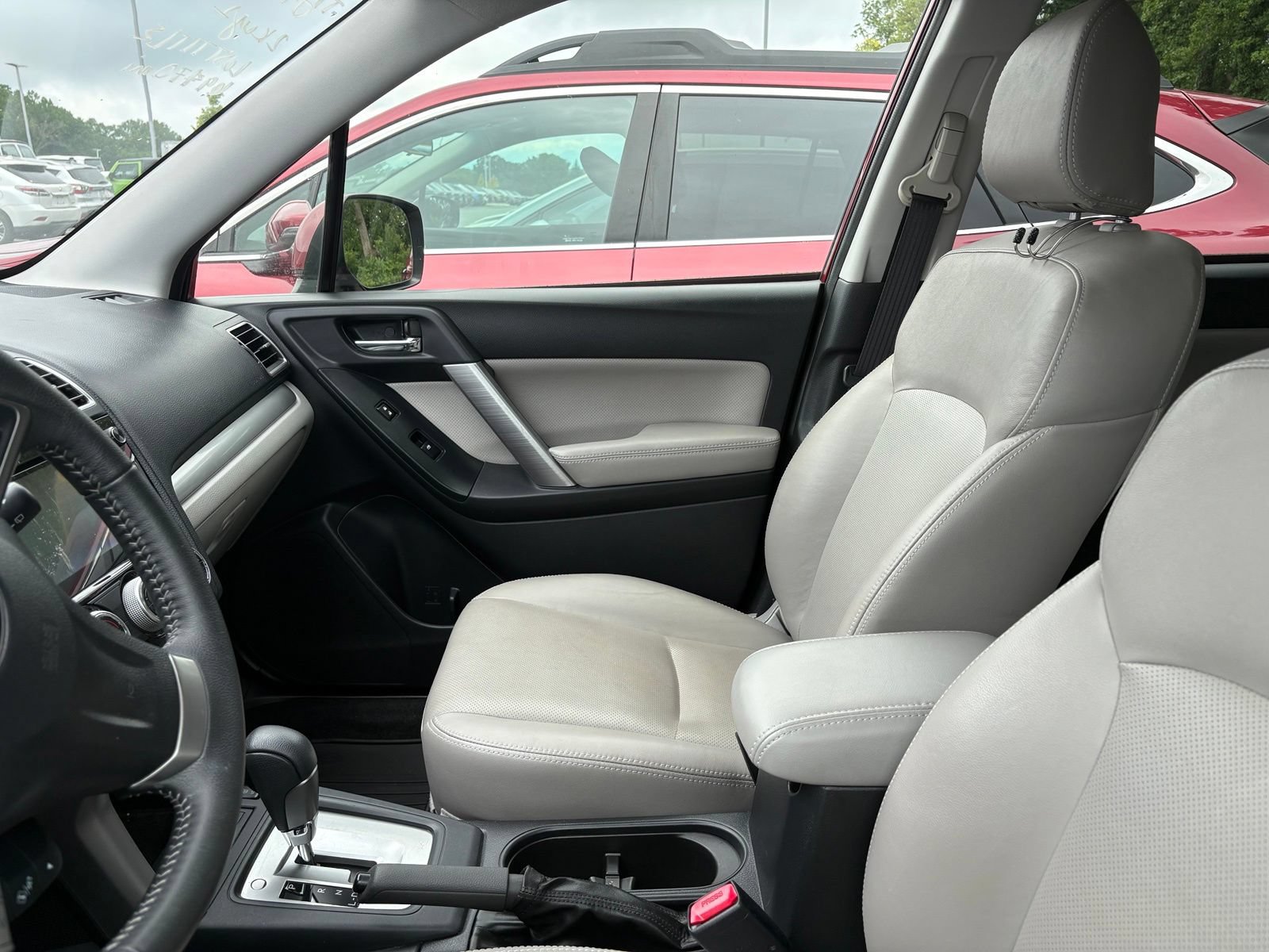 Used 2016 Subaru Forester 2.5i Limited AWD/4WD image 8