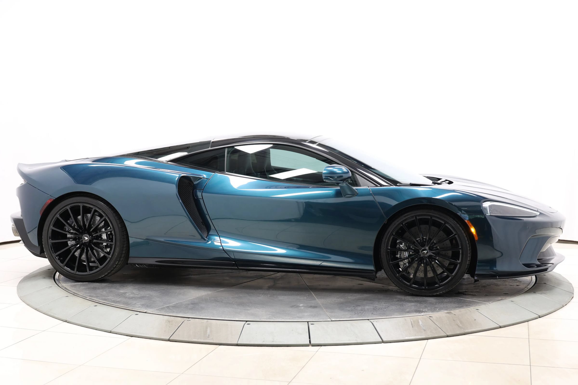 Used 2021 McLaren GT RWD image 79