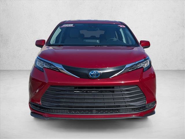 Used 2023 Toyota Sienna LE FWD video 2
