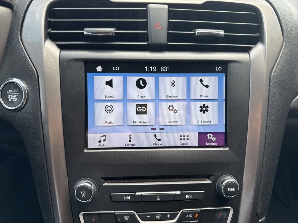 Used 2017 Ford Fusion SE w/ Fusion SE Technology Package FWD image 14