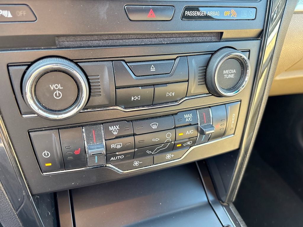 Used 2016 Ford Explorer XLT w/ Equipment Group 202A FWD image 16