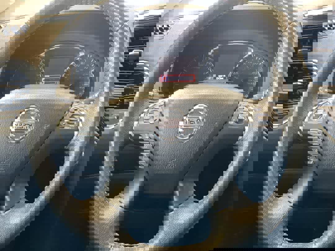 Used 2017 Nissan Pathfinder SV image 17