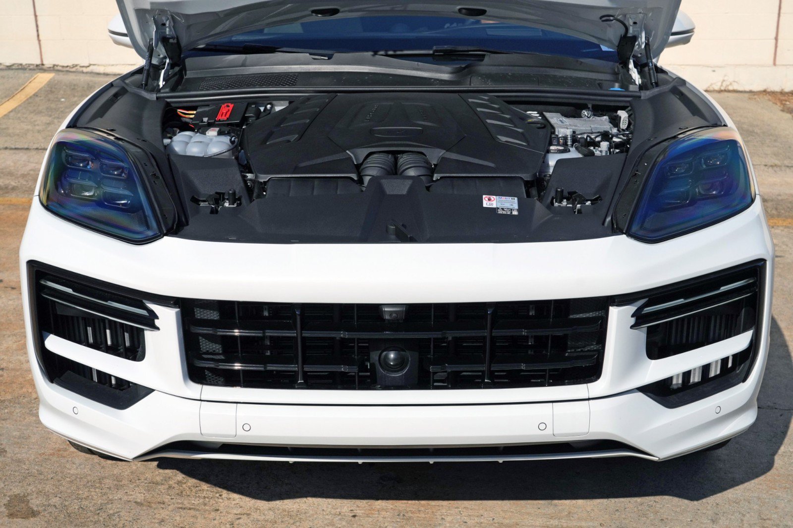Used 2024 Porsche Cayenne Turbo AWD/4WD image 8