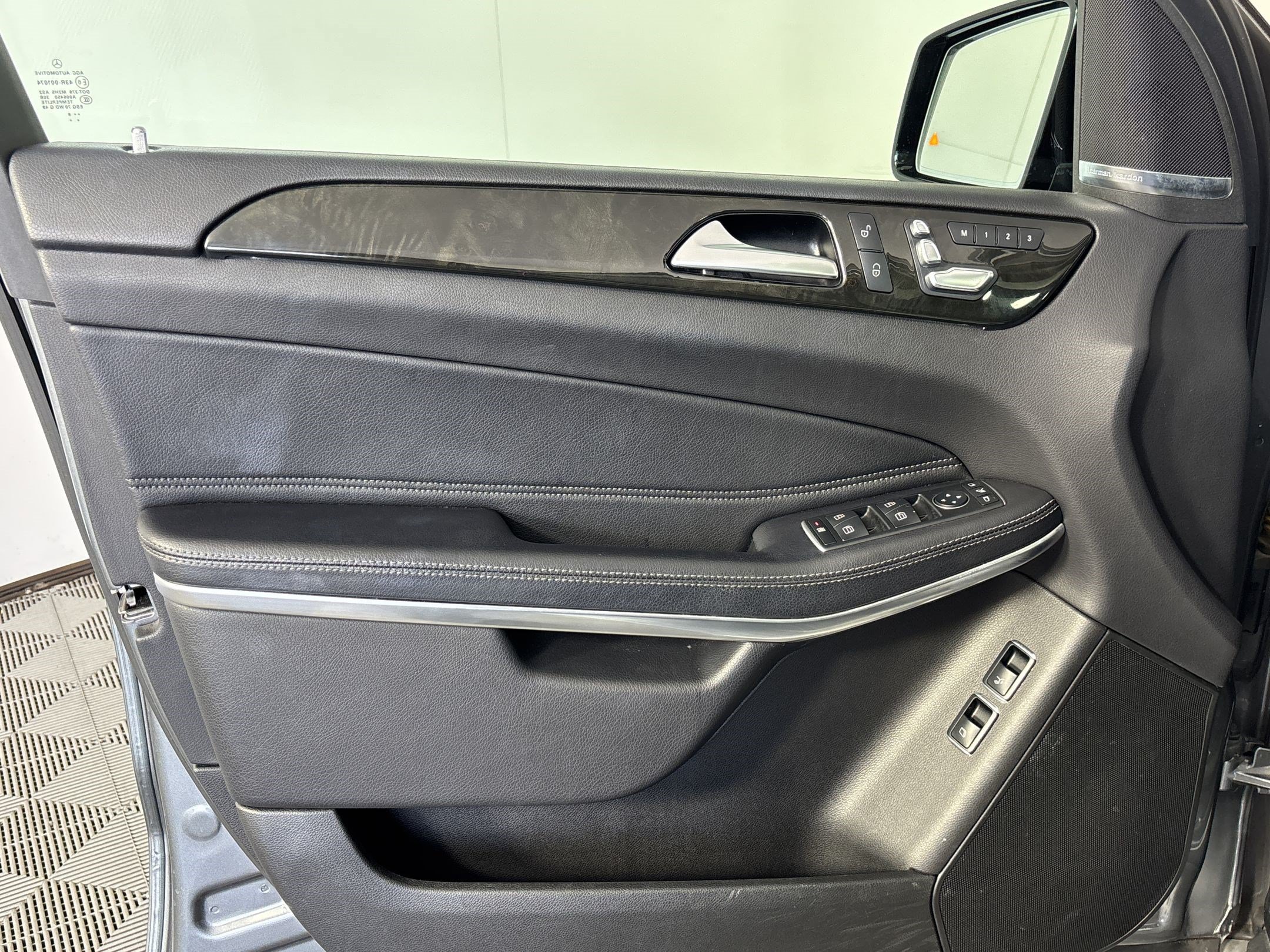 Used 2018 Mercedes-Benz GLS 550 4MATIC image 14