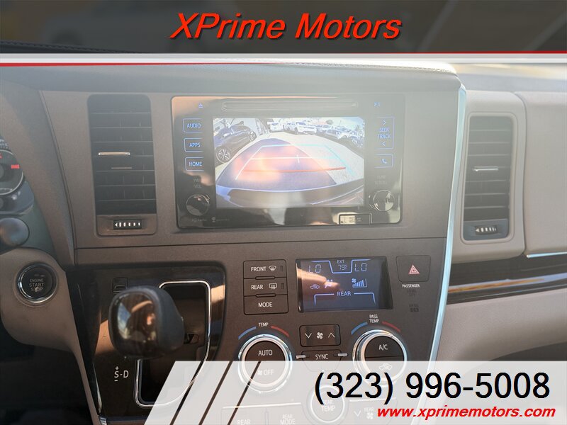 Used 2015 Toyota Sienna XLE w/ XLE Navigation Package FWD image 27