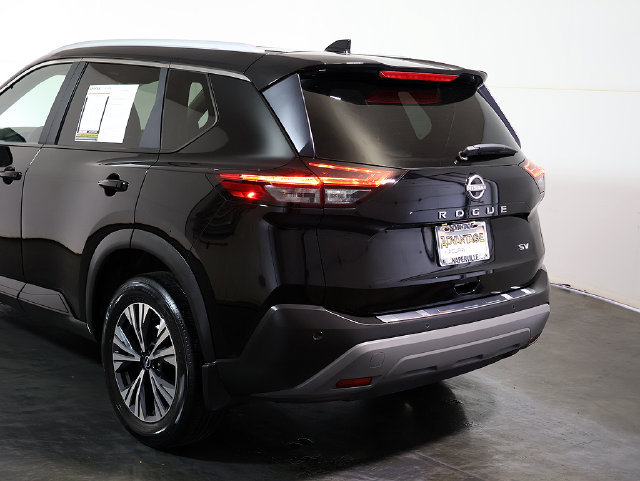 Used 2023 Nissan Rogue SV w/ SV Premium B Package FWD image 11
