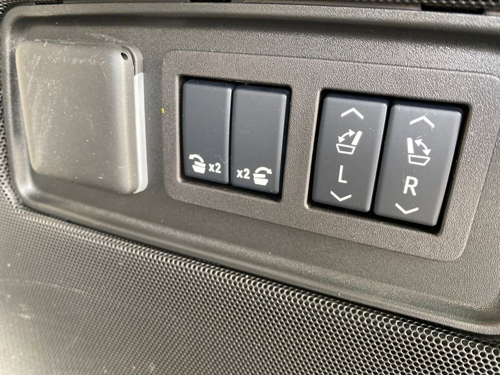 Used 2025 Cadillac Escalade Sport image 39