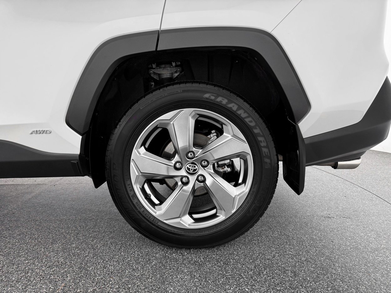 Used 2020 Toyota RAV4 Limited image 33