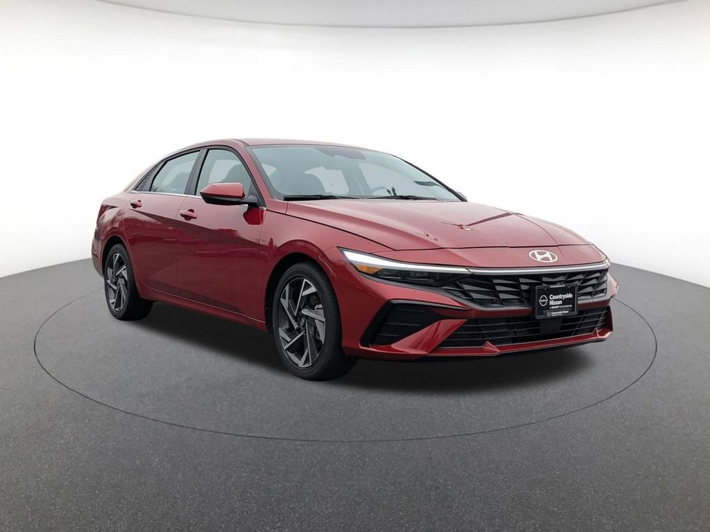 Used 2025 Hyundai Elantra SEL FWD image 3