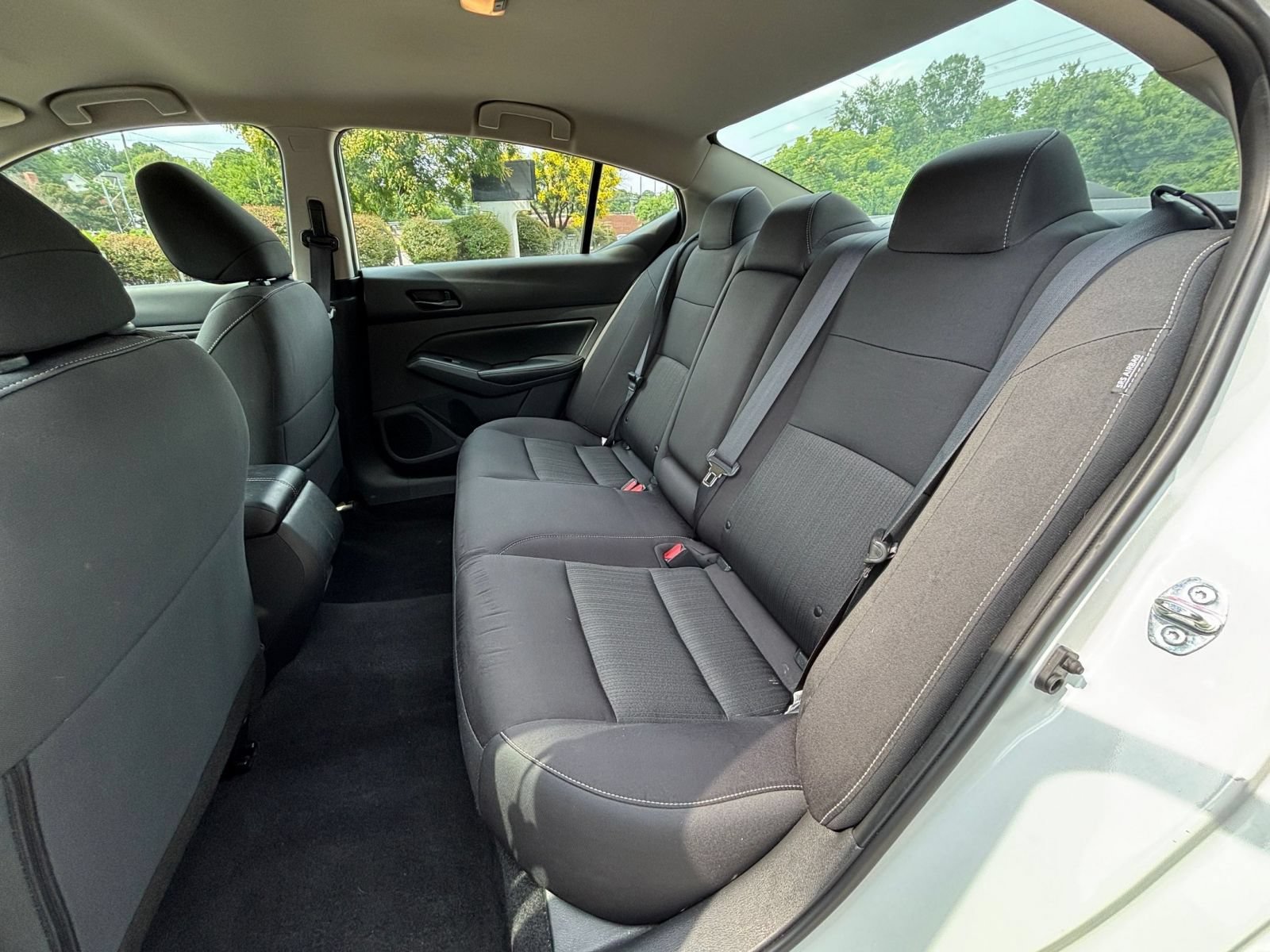 Used 2025 Nissan Altima 2.5 SV FWD image 33