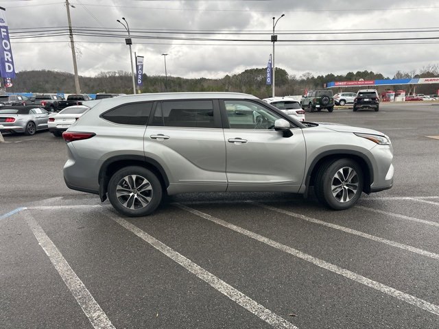 Used 2023 Toyota Highlander L image 4