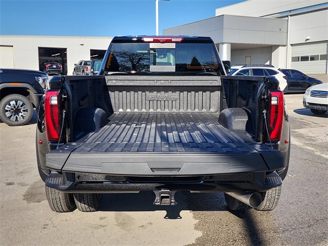 New 2026 GMC Sierra 3500 Denali w/ Denali Reserve Package image 7