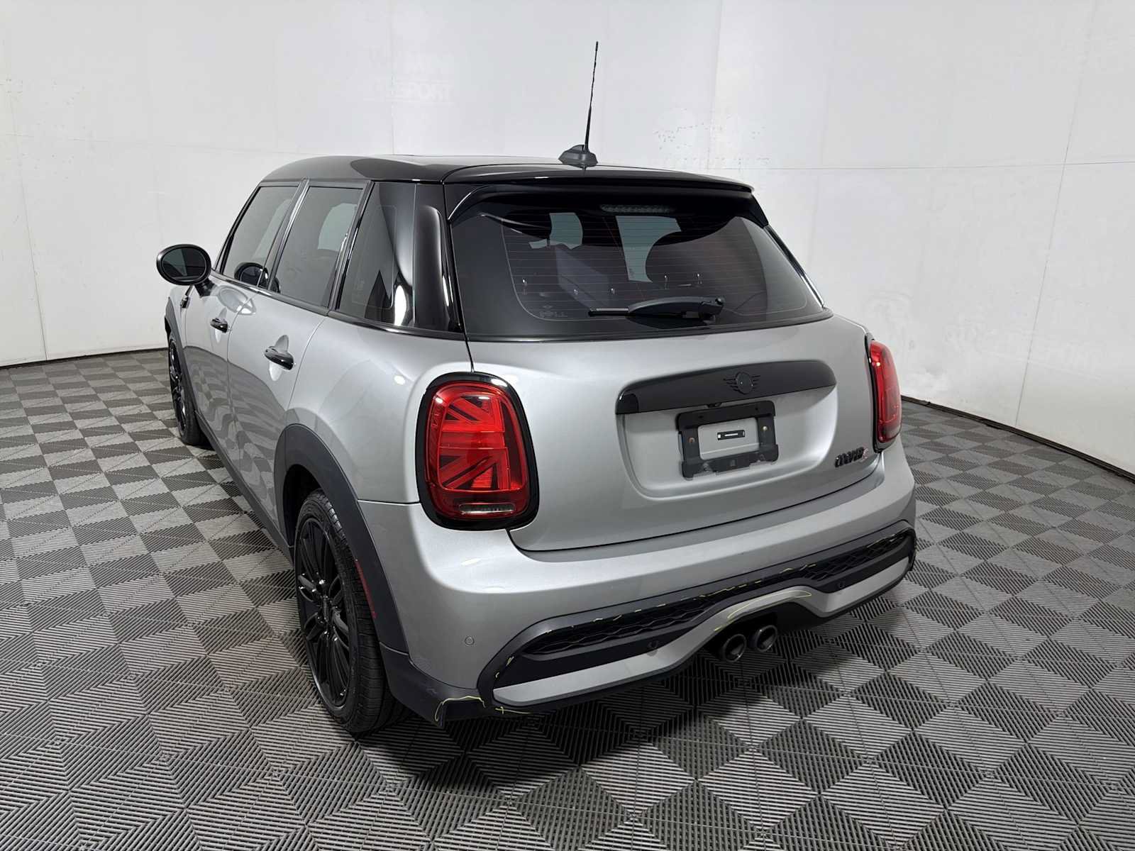 Used 2024 MINI Cooper S FWD image 5