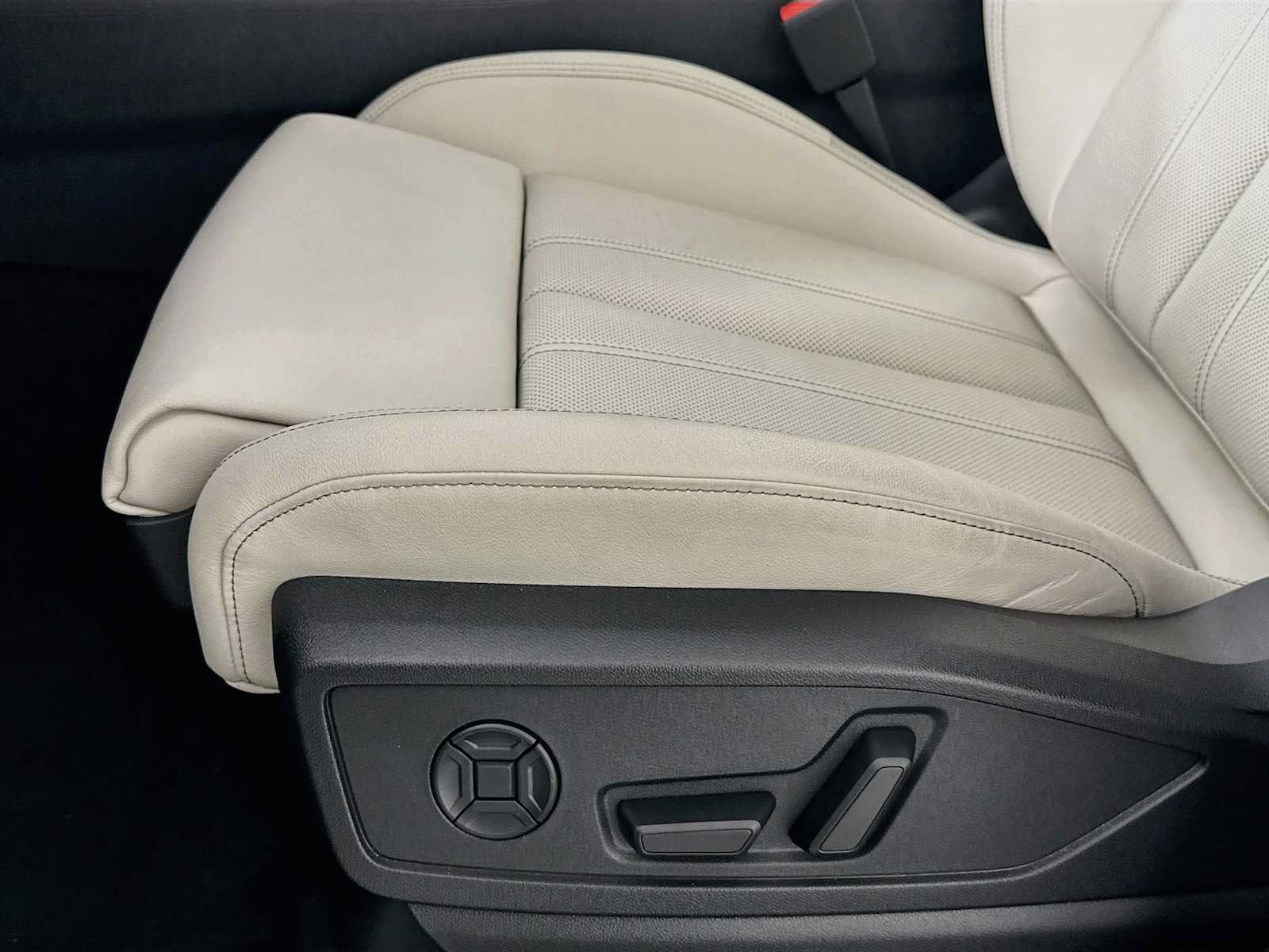 New 2026 Audi Q5 Premium Plus AWD/4WD image 17