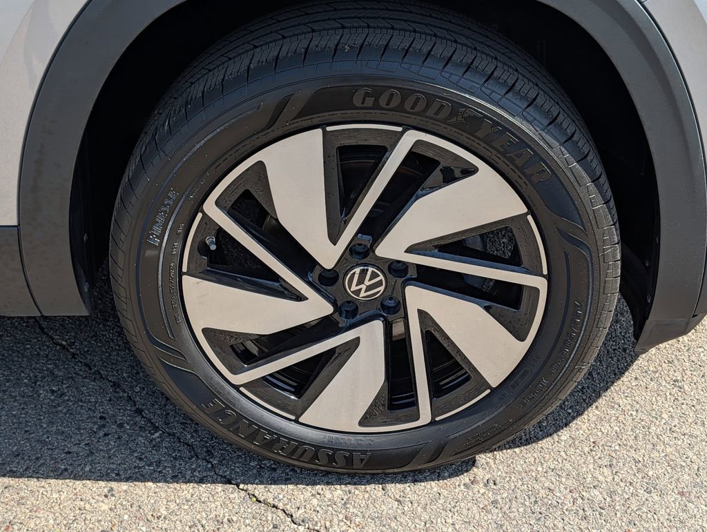 Used 2025 Volkswagen Atlas SE AWD/4WD image 14