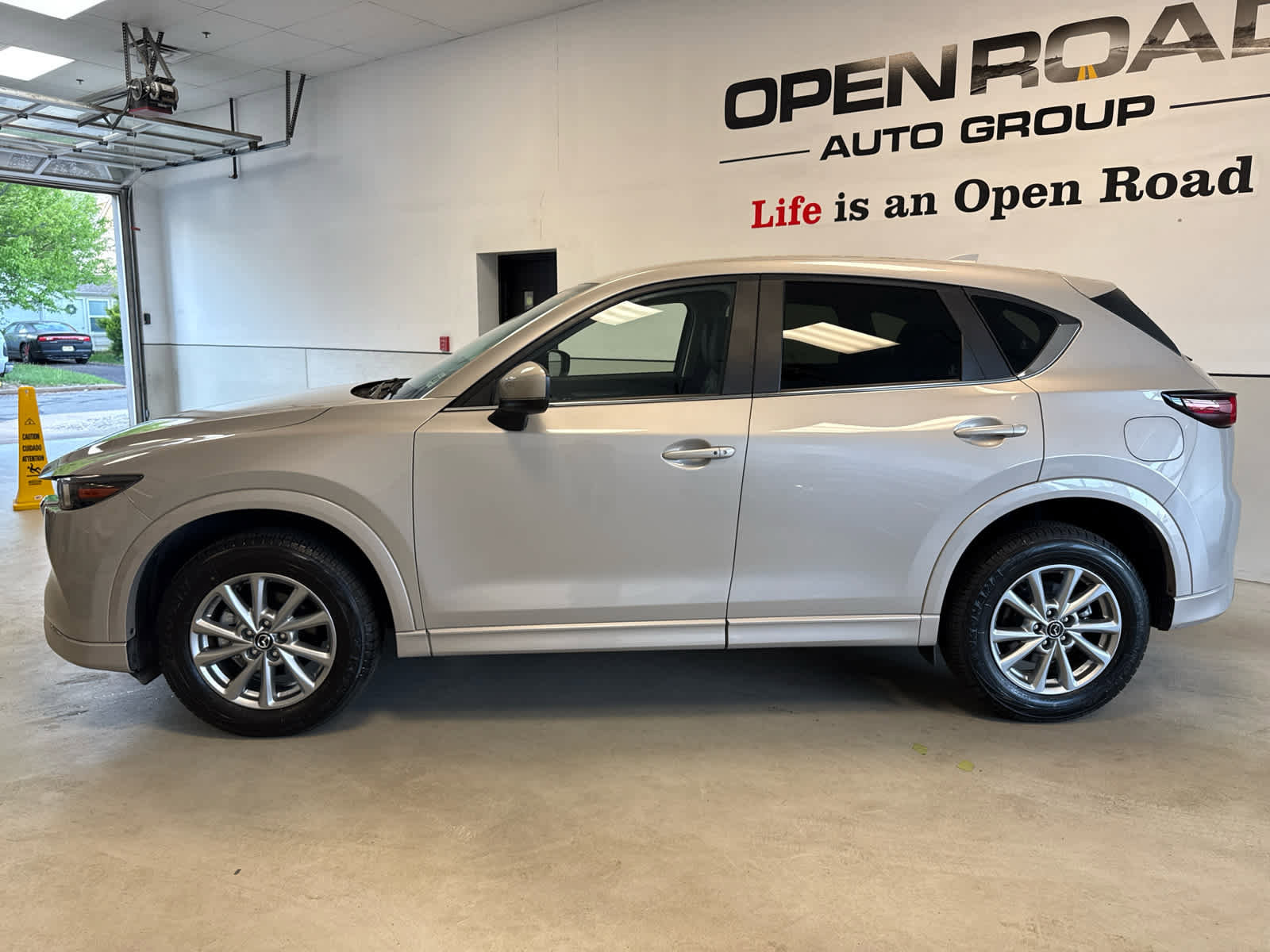 Certified 2024 MAZDA CX-5 AWD 2.5 S w/ Select Package image 3