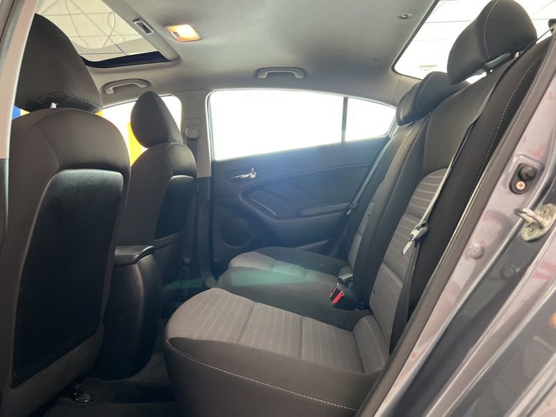 Used 2018 Kia Forte S w/ S Technology Plus Package FWD image 16