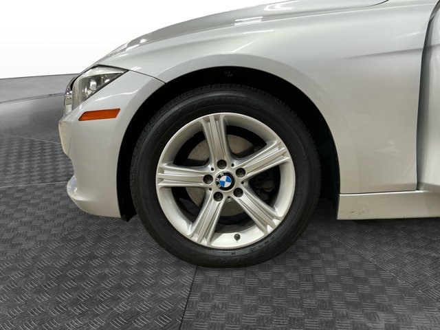 Used 2013 BMW 320i xDrive Sedan AWD/4WD image 14