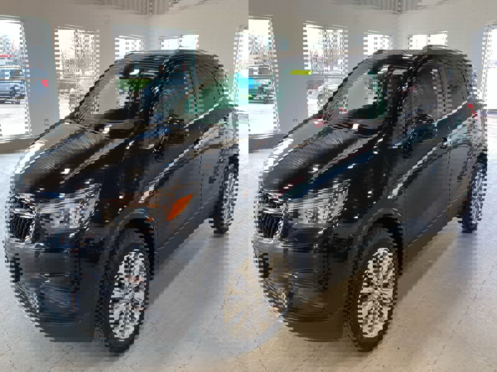 Used 2020 Buick Encore Preferred image 1