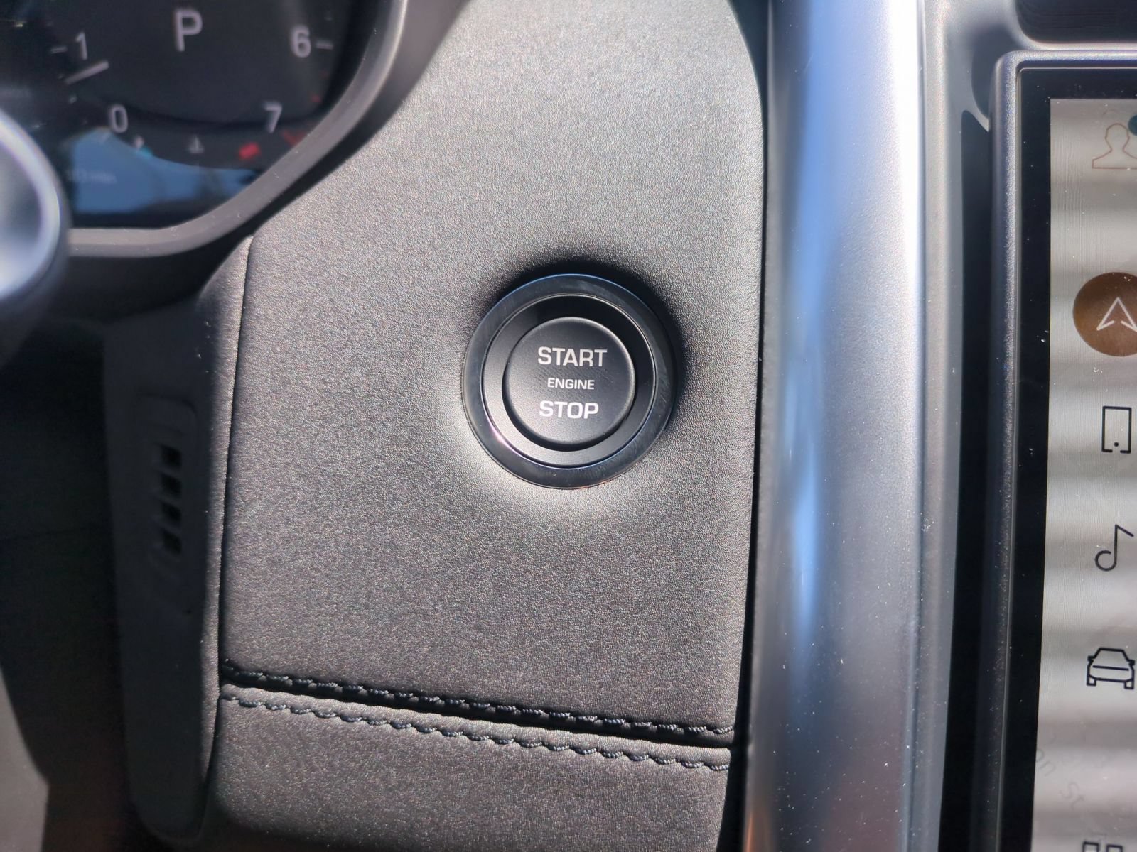 New 2026 Land Rover Discovery S AWD/4WD image 23