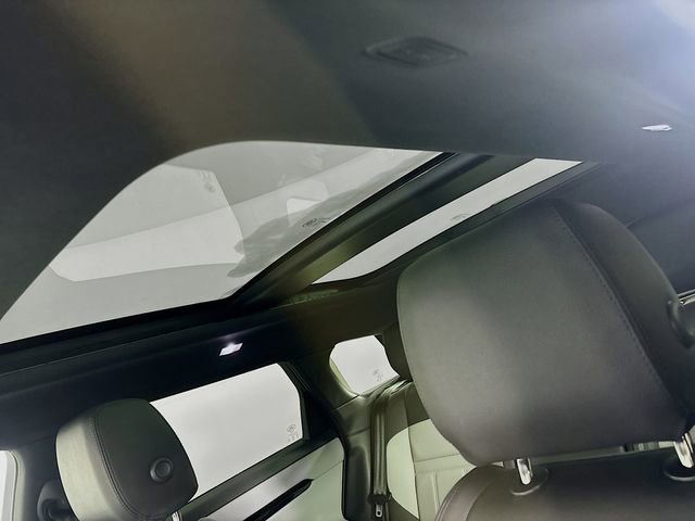 Used 2026 Land Rover Range Rover Evoque Dynamic SE image 14