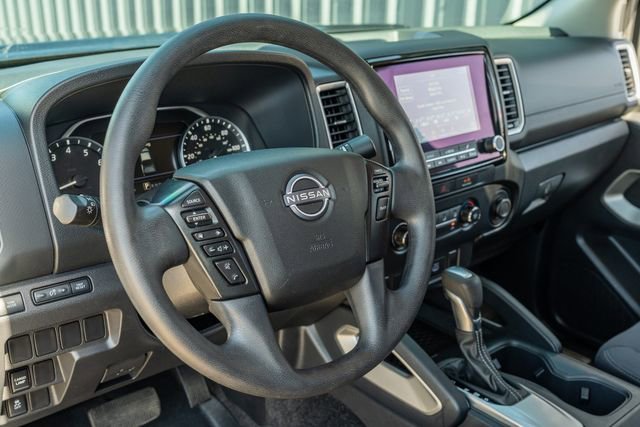 Used 2022 Nissan Frontier SV image 24