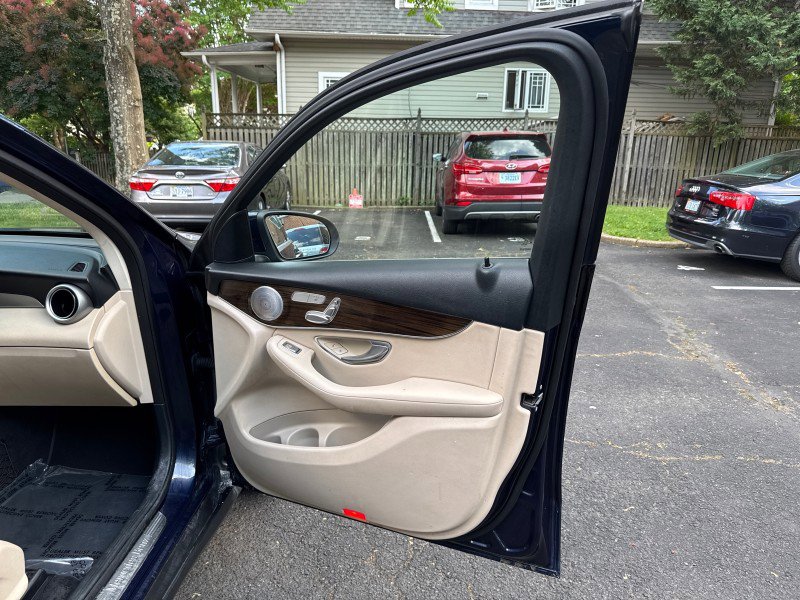 Used 2016 Mercedes-Benz GLC 300 4MATIC image 10