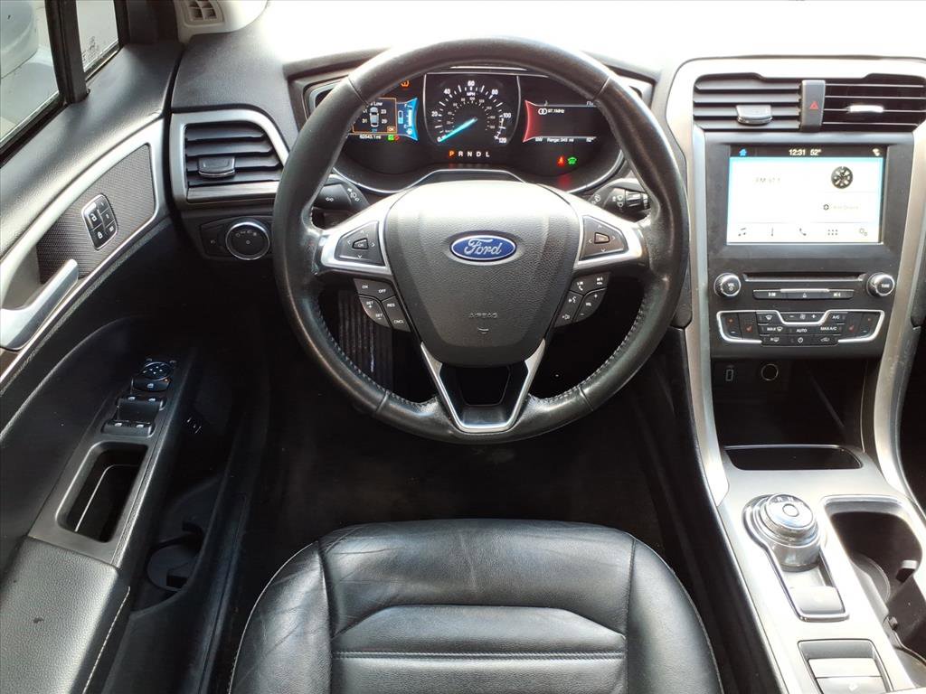 Used 2017 Ford Fusion SE w/ Equipment Group 602A image 6