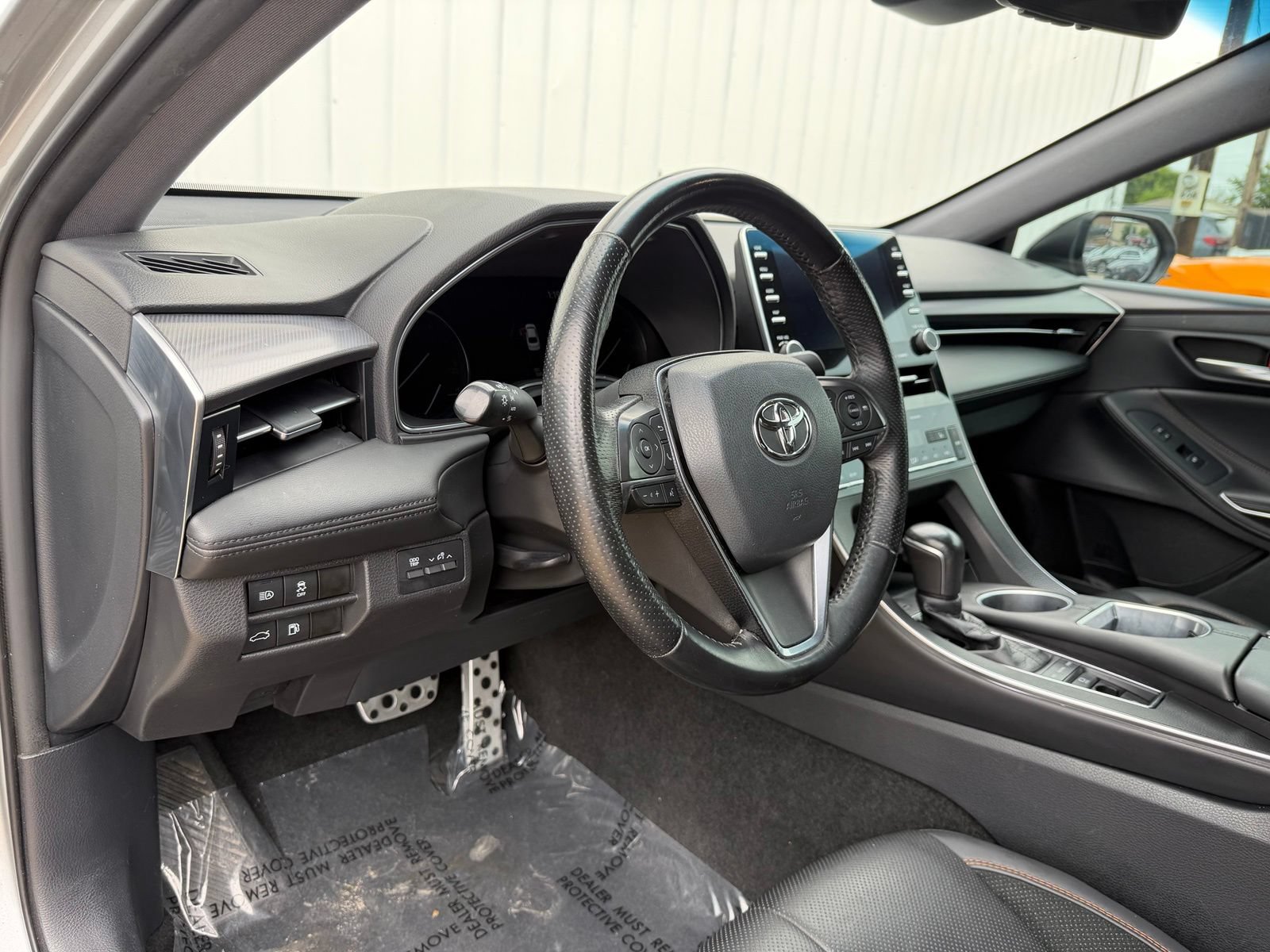 Used 2021 Toyota Avalon XSE FWD image 16