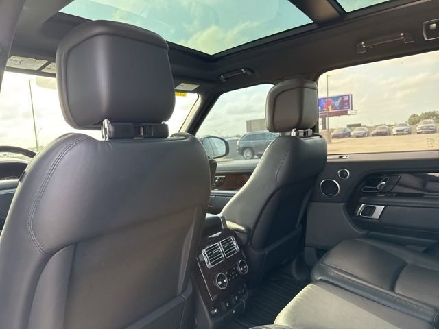 Used 2019 Land Rover Range Rover HSE image 12