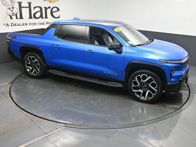 Used 2025 Chevrolet Silverado EV RST image 37