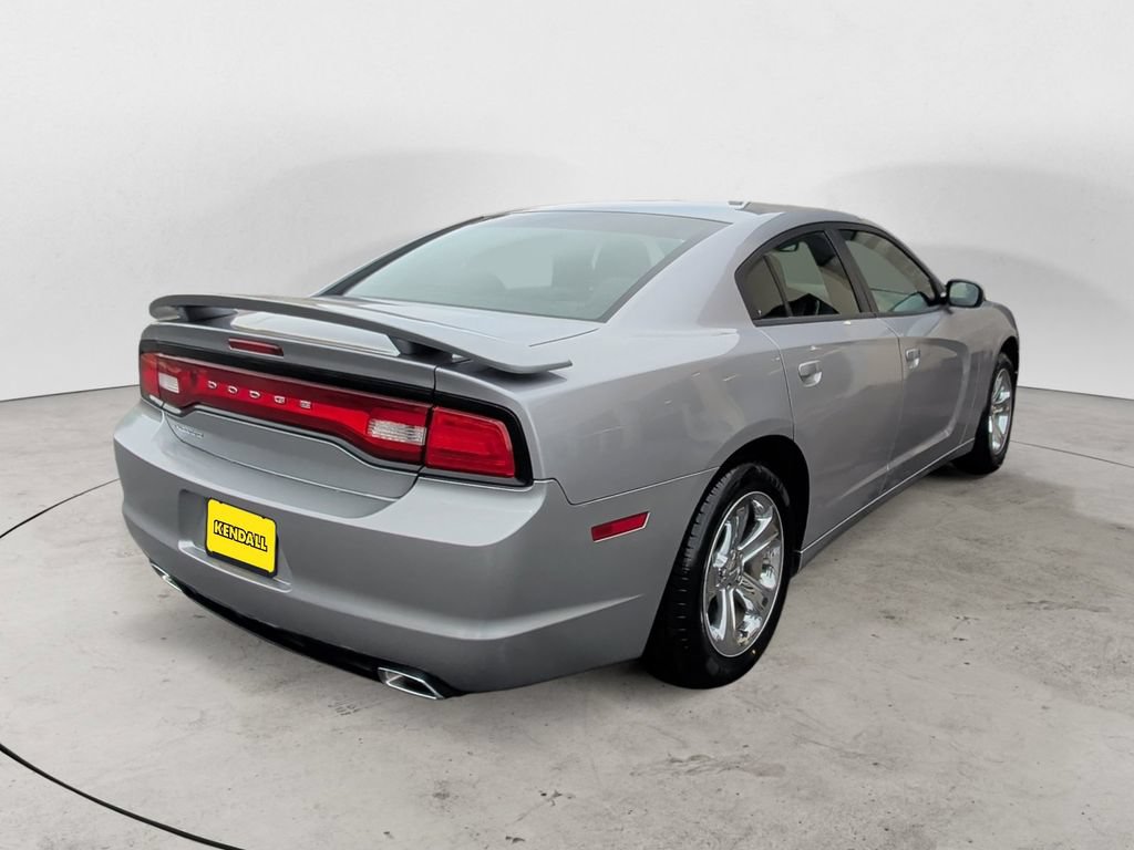 Used 2014 Dodge Charger SE w/ Sport Appearance Group RWD image 5