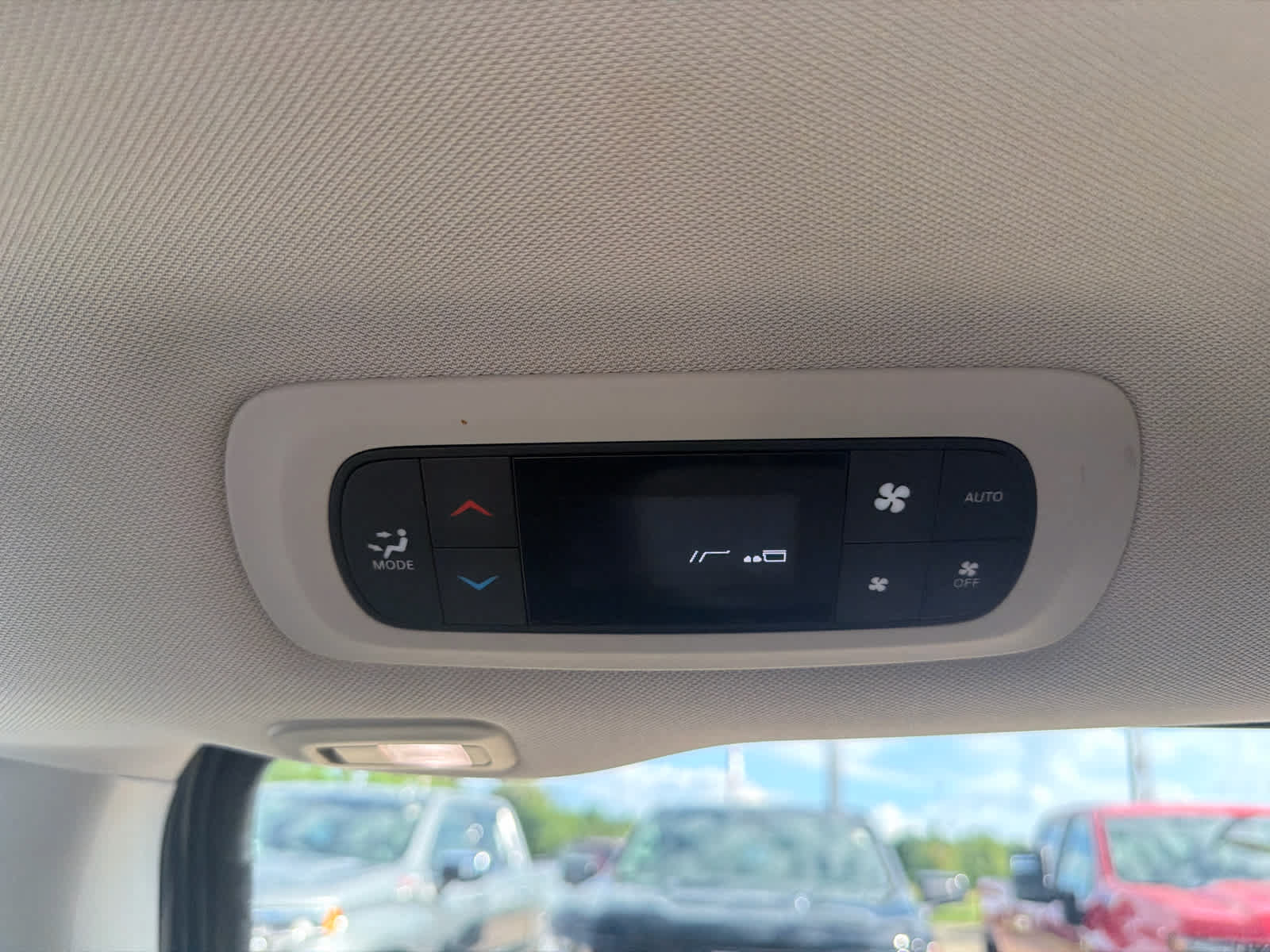 Used 2020 Chrysler Pacifica Limited FWD image 26